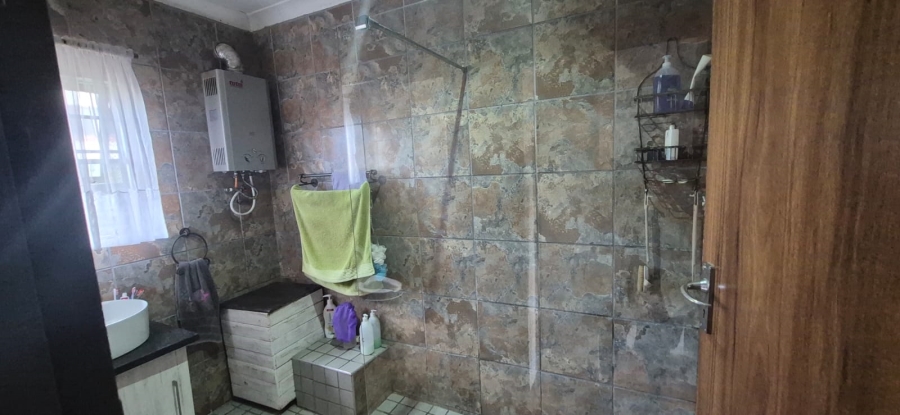 5 Bedroom Property for Sale in Greenfields Eastern Cape